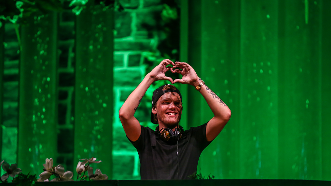 Tomorrowland homenajea a Avicii con «Avicii Forever: The Tribute»