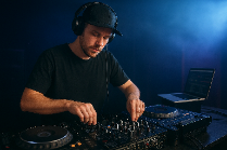 🎧 Escuelas de DJ: qué opinan los grandes DJs y por qué crece la polémica en la industria